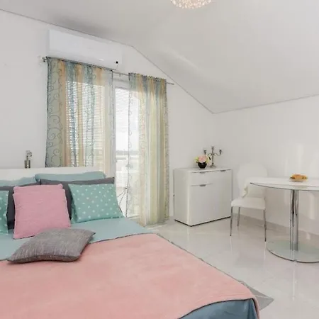 Lejlighed Ferienwohnung Fur 2 Personen Ca 22 Qm In Privlaka, Dalmatien Norddalmatien